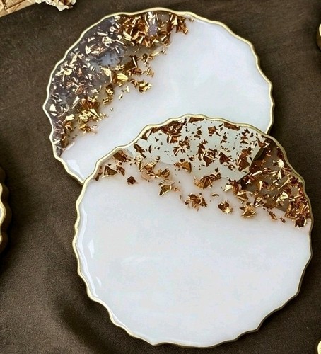 White gold drinks mats - gold, 2