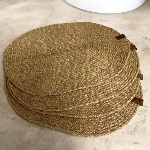 Set oval placemats and 8 - placemats,